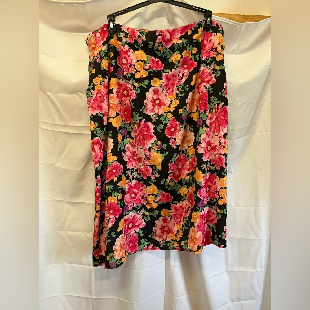SHEIN Vibrant Floral Midi Skirt